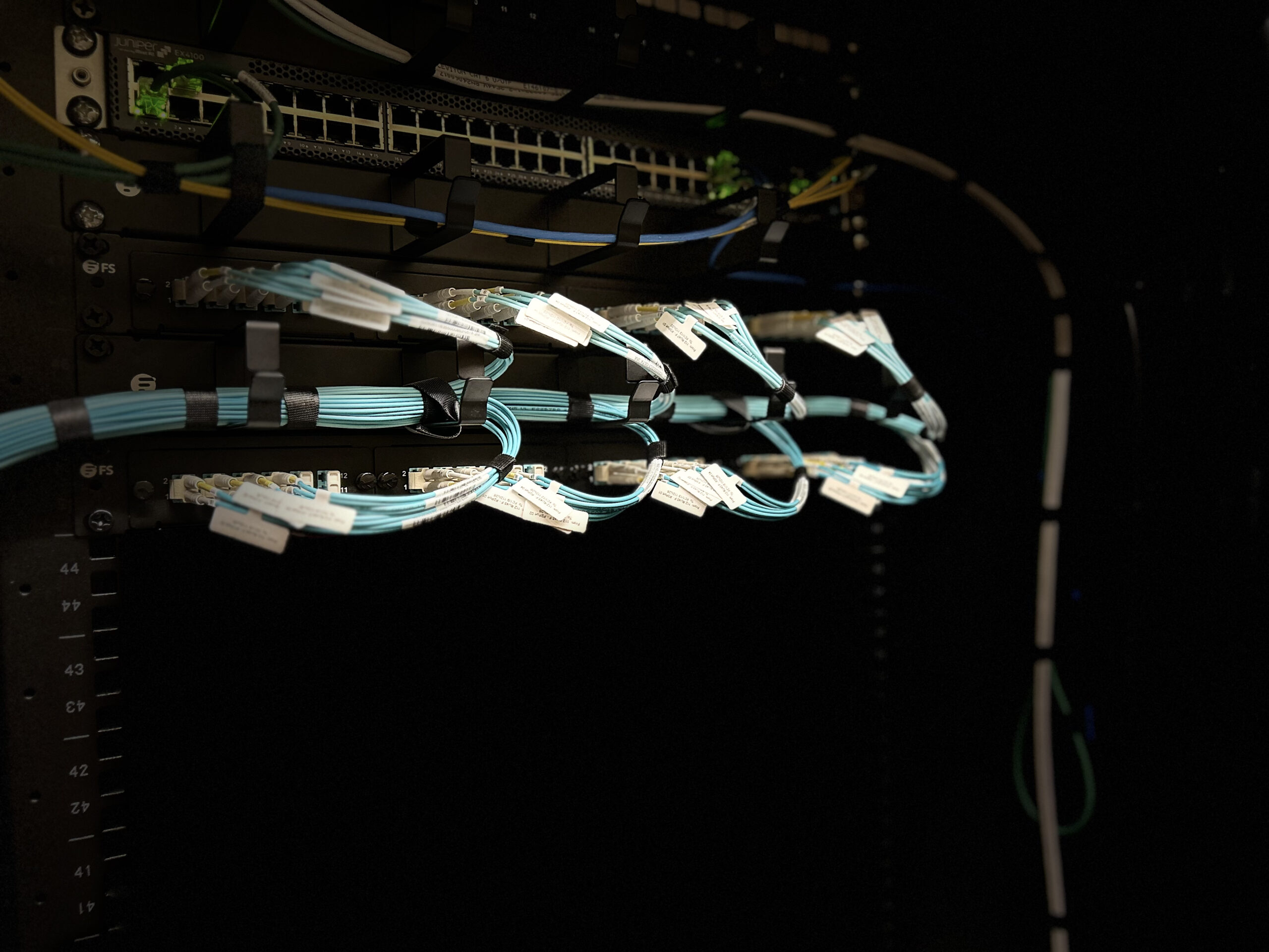 Structured network cabling OM4 OptiFits